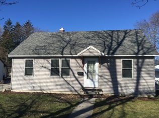 602 Burns St, Essexville, MI