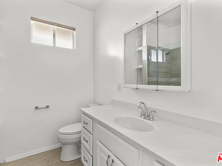 135 S Dillon St — Photo 13
