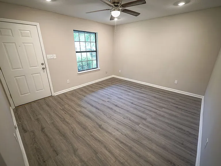 8407 Lenova Ln — Photo 7