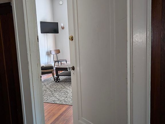 4th image of 2727 Riverside Ave Unit 2