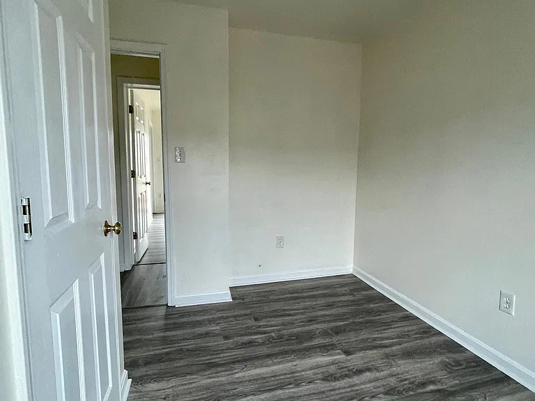 116 Commerce Dr — Photo 22