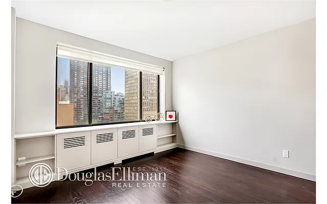 Rented by Douglas Elliman | media 29