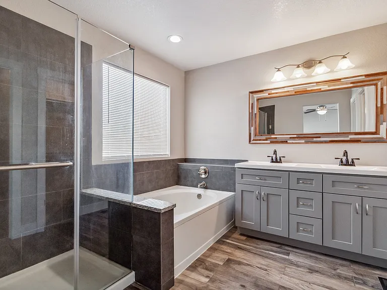 5357 E Hamilton Ave — Photo 29