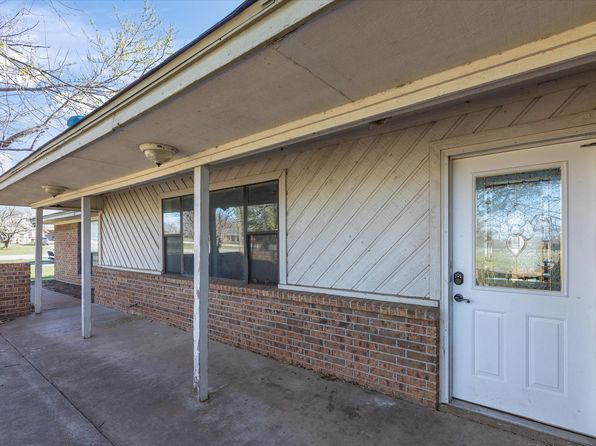 175 Clover Ln, Decatur, TX 76234