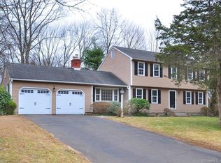 2 Greencrest Dr, Farmington, CT 06032