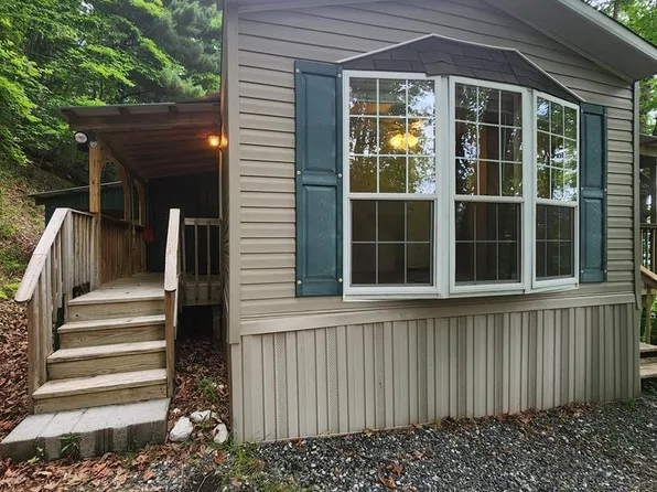 166 Oak Ridge Ln, Whittier, NC 28789