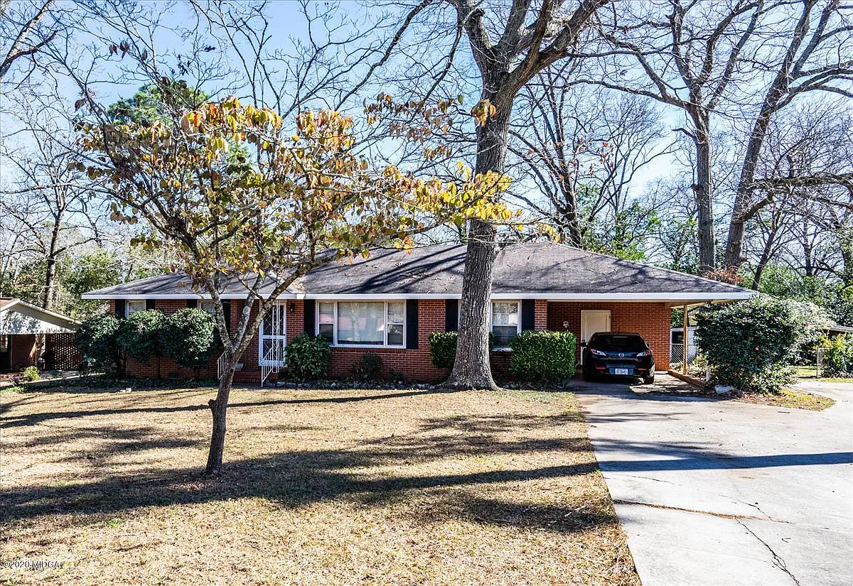 226 Kingsway Dr photo 1
