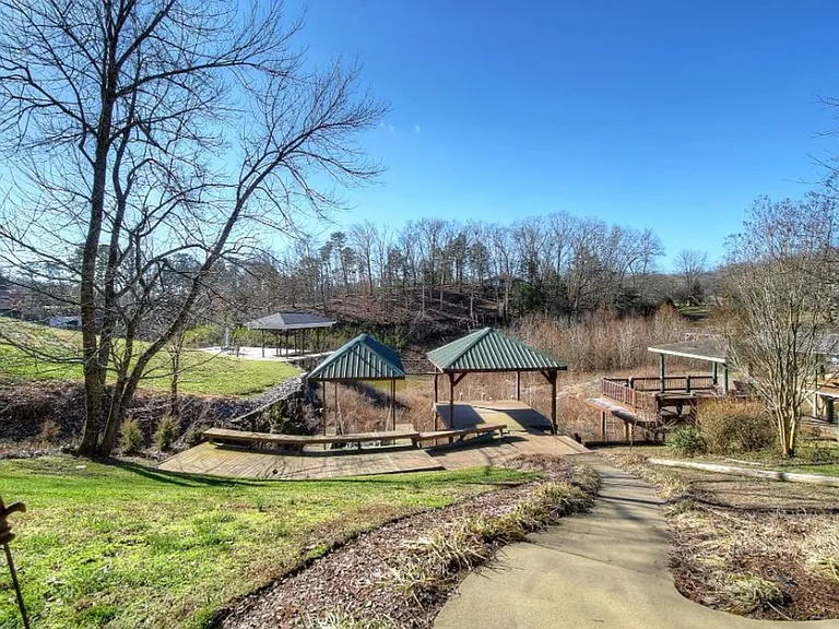 121 Lake Haven Dr — Photo 33