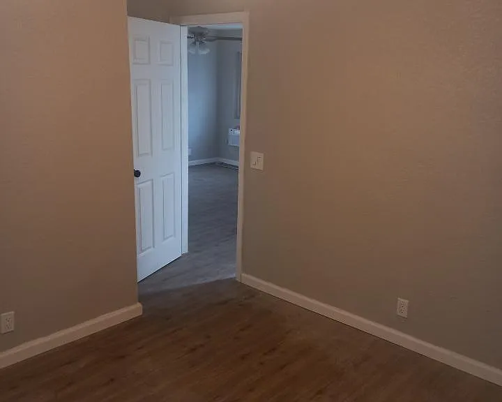 1342 Oak St #2 — Photo 11
