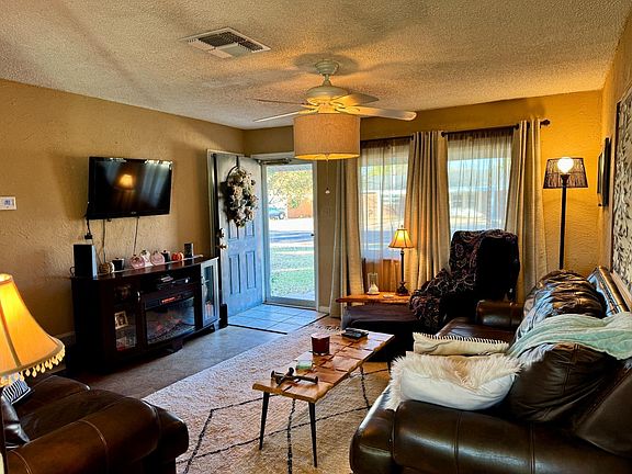 4th image of 304 Gary Ln