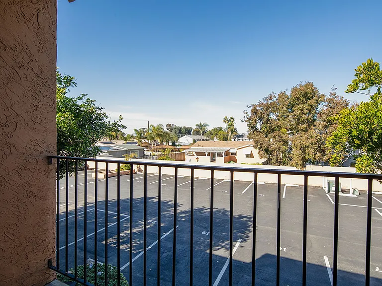 Madison Court Apartments — Photo 12