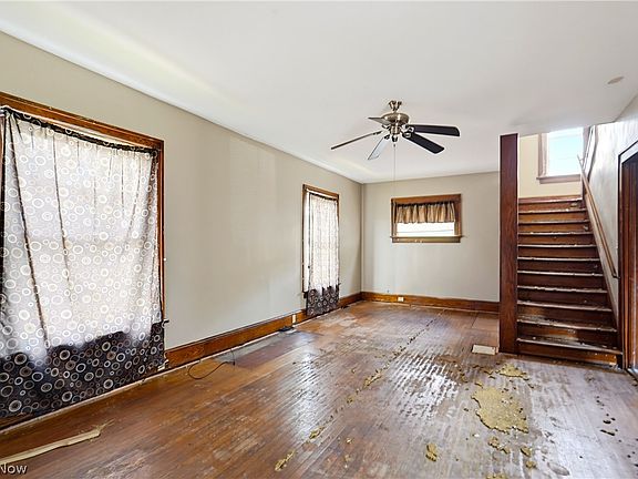 5th image of 1221 9th St NW