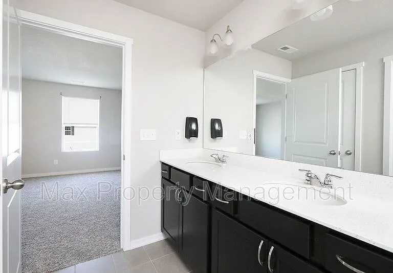 2302 SW 23rd St — Photo 15
