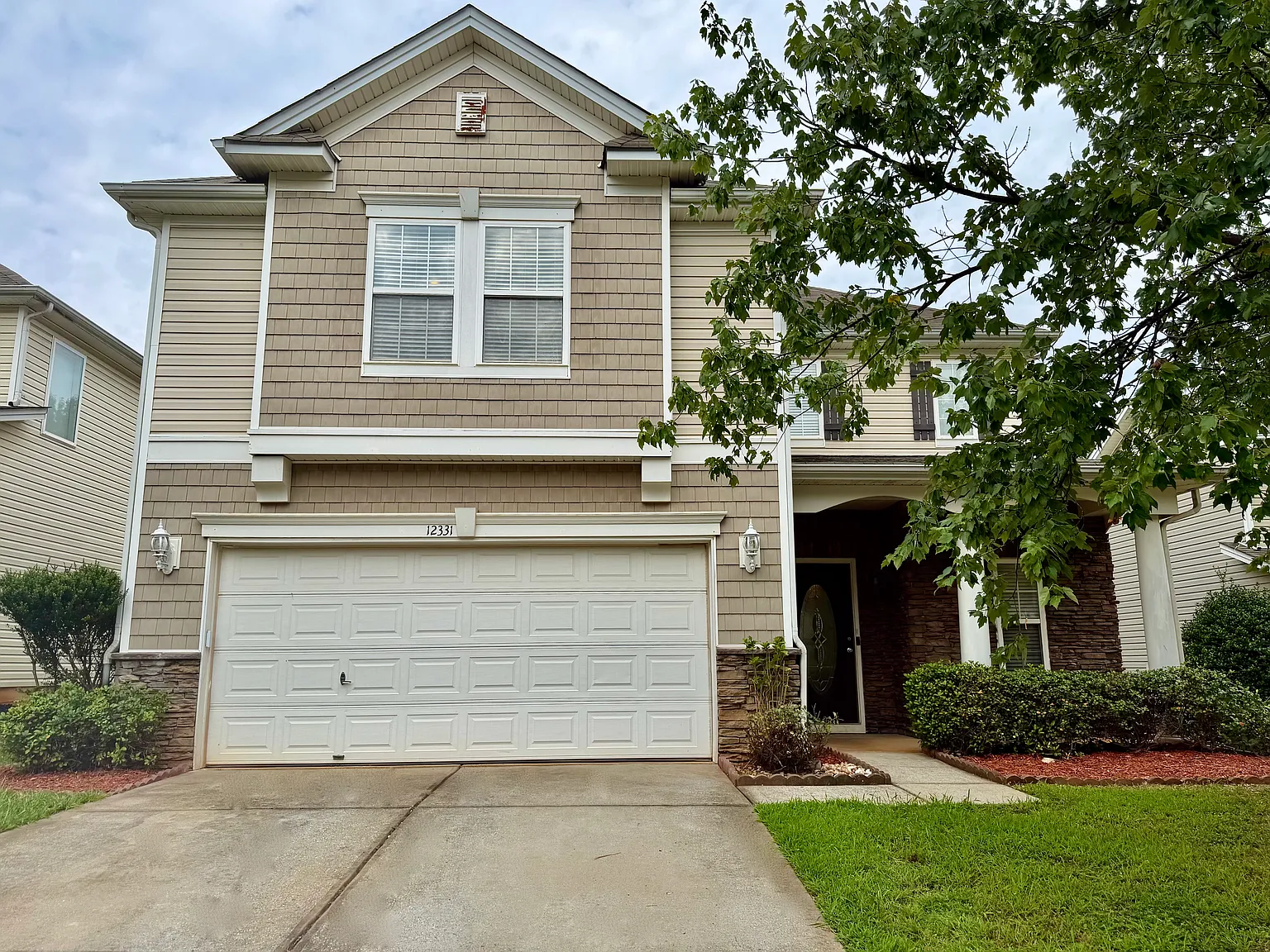 3 bed, 2.5 bath, 1879 sqft, $2,195 — Photo 1