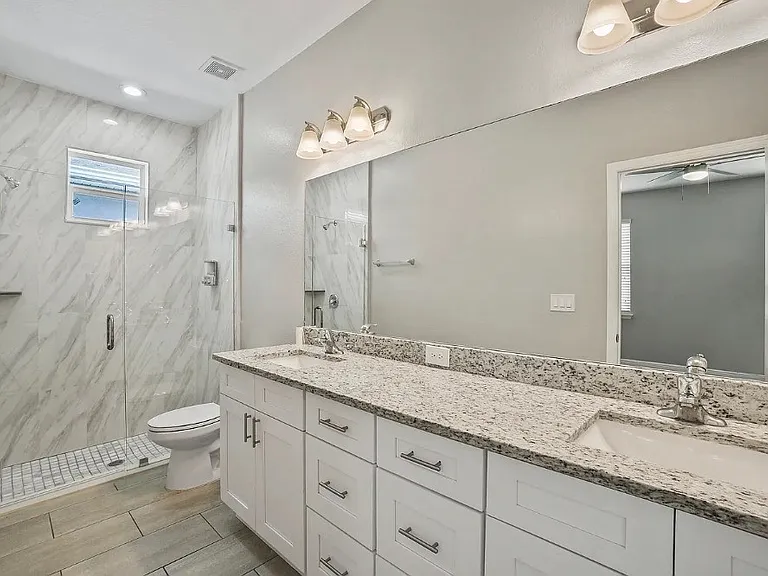 2922 W Chestnut St #2 — Photo 6