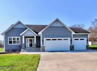 1837 Spruce Grove Trl, Detroit Lakes, MN 56501
