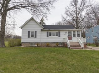 5511 Chestnut Rd, Independence, OH 44131