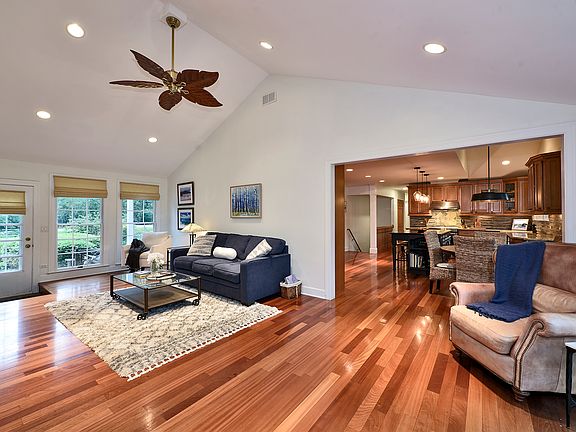 3rd image of 526 Inverway