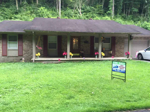 1112 Forest Park Ln, Paintsville, KY 41240