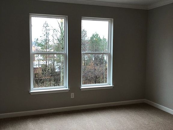4th image of 50 Wren Dr