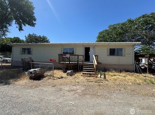 125 3rd St, Electric City, WA 99123