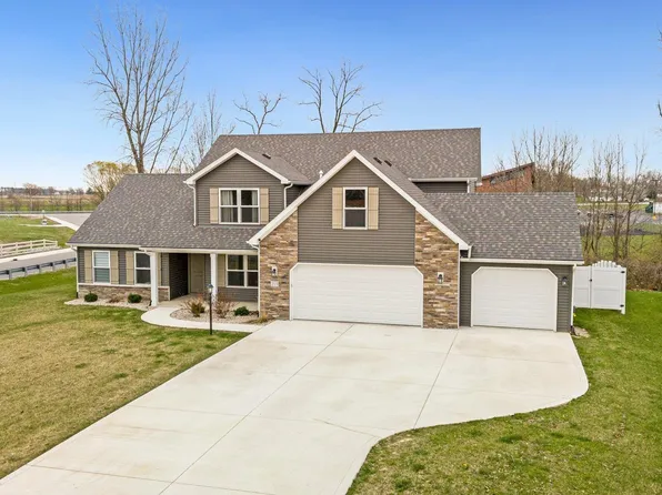 215 Ironwood Ln, Ossian, IN 46777