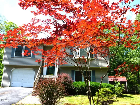 104 Yvette Ct, Dingmans Ferry, PA 18328