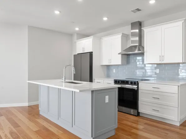267 Old Colony #306, Boston, MA 02127
