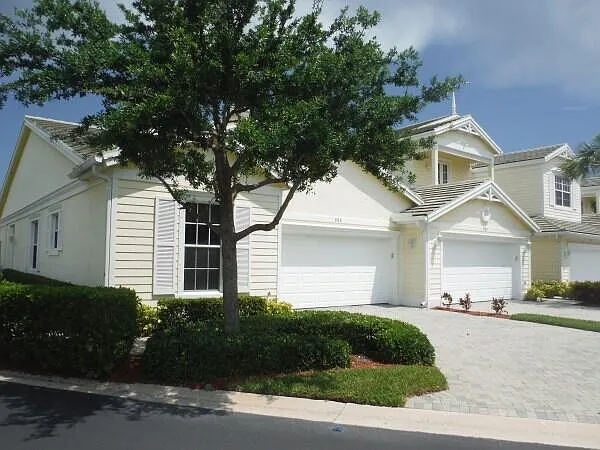 906 Mariner Bay Blvd — Photo 2
