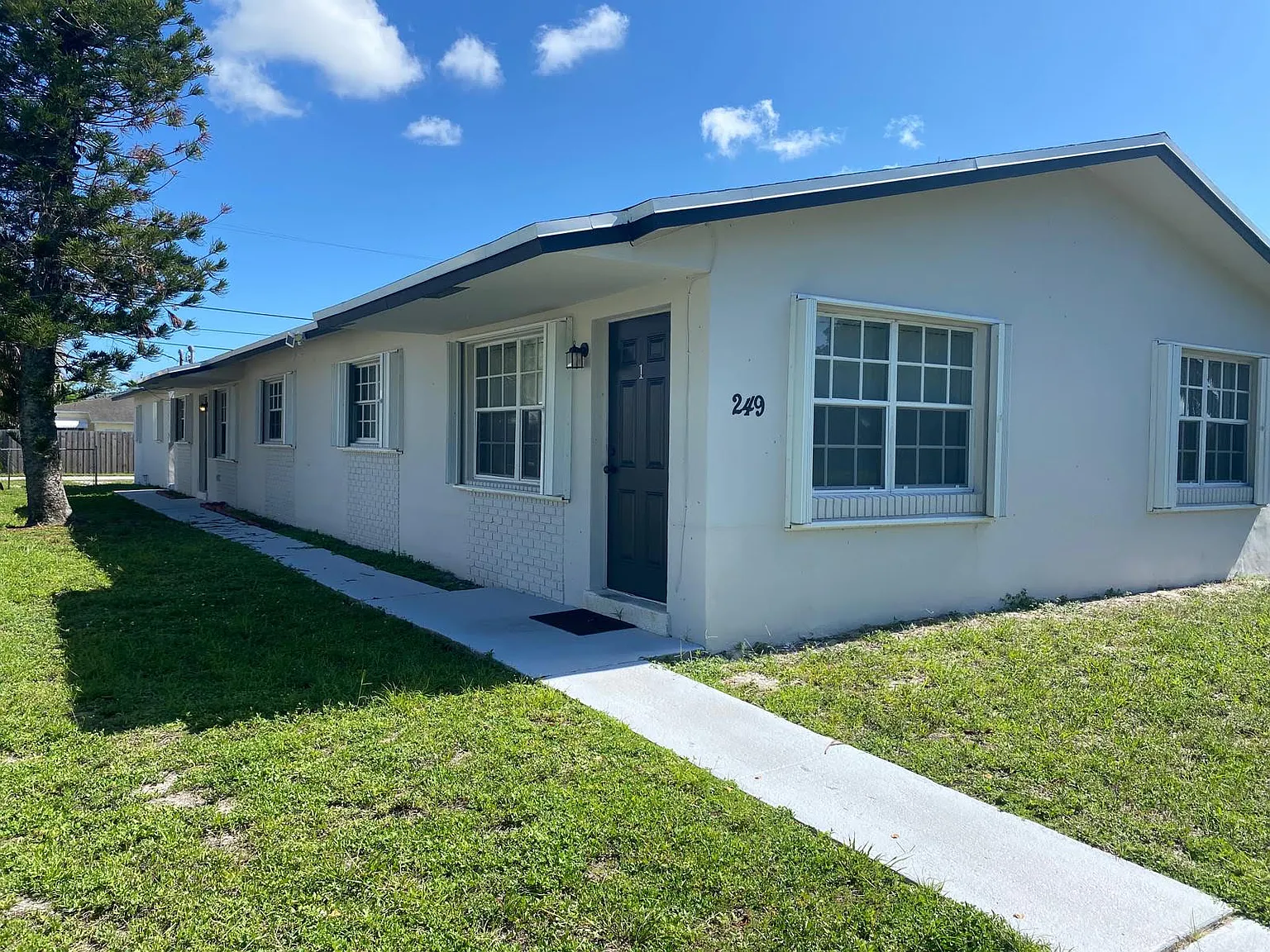 3 bed, 1100 sqft, $2,650 — Photo 1