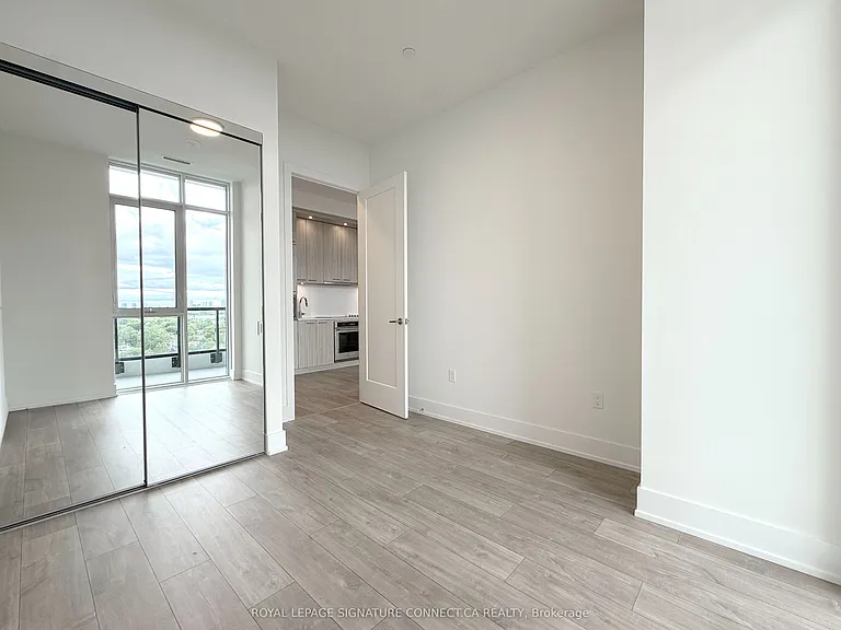 858 Dupont St #Penthouse 33 — Photo 18