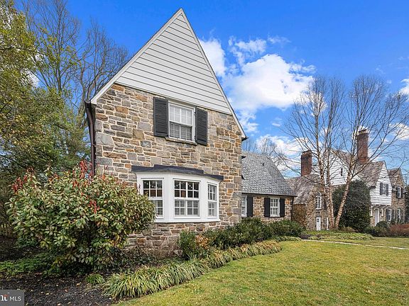 2nd image of 5405 Springlake Way