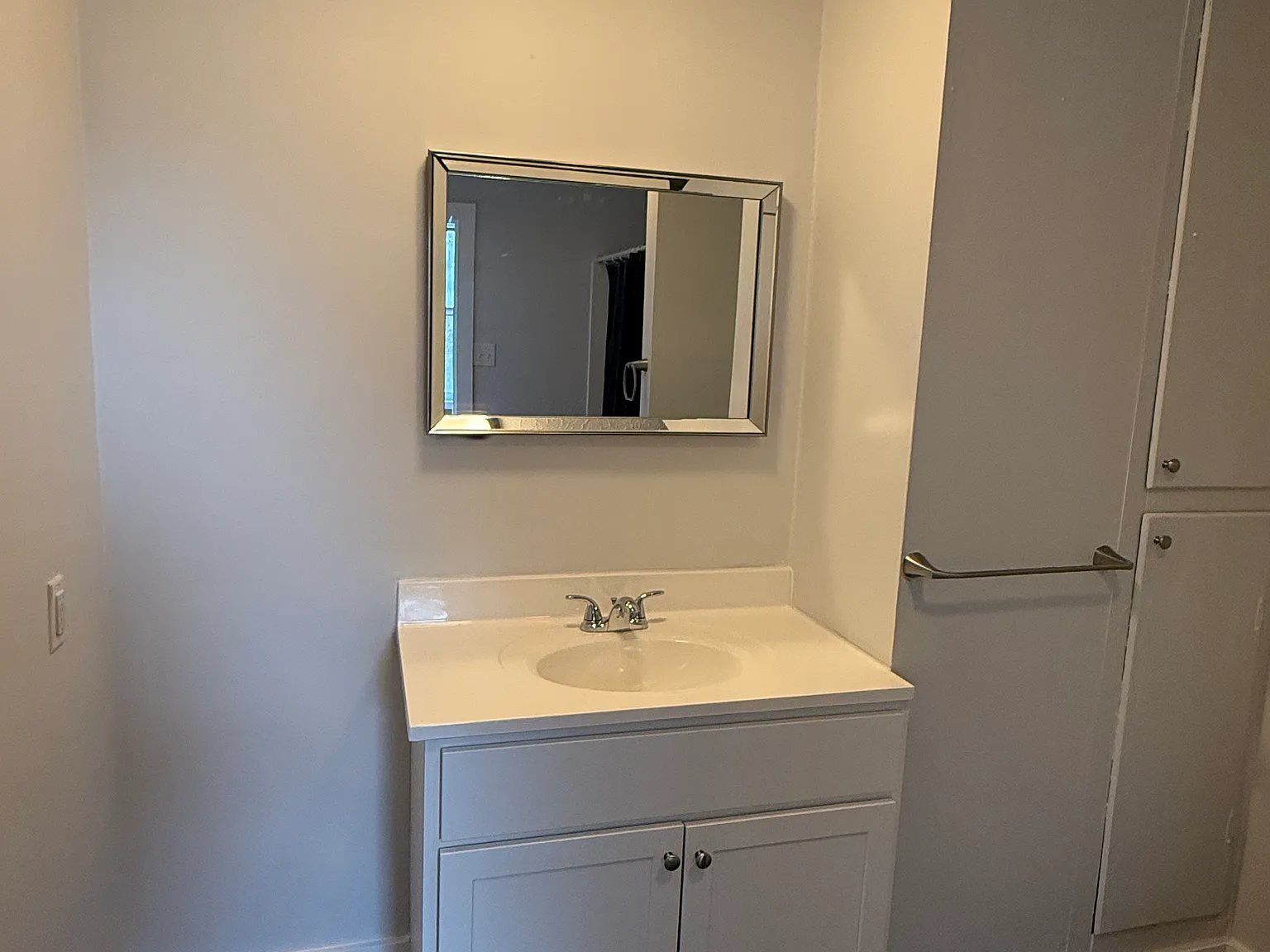 3 bed, 1000 sqft, $1,200 — Photo 3