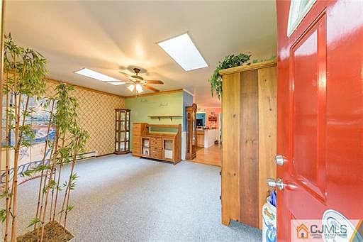 3rd image of 319 Lawrence Dr