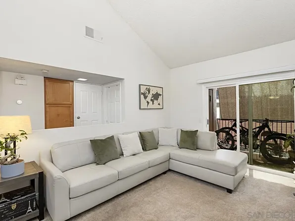 300 Roanoke Rd APT 9, El Cajon, CA 92020
