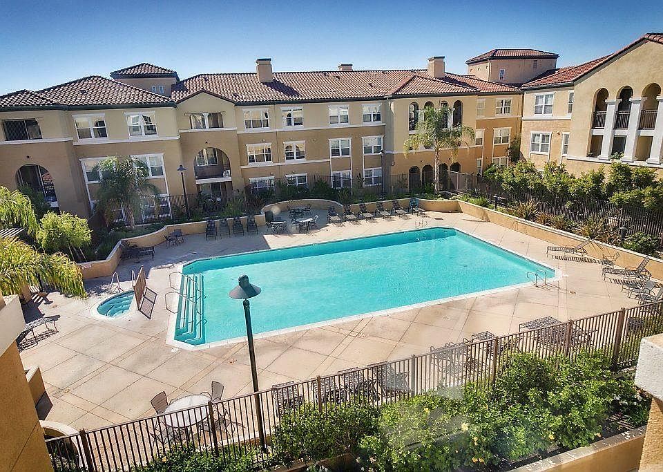 Swimming pool and Jacuzzi