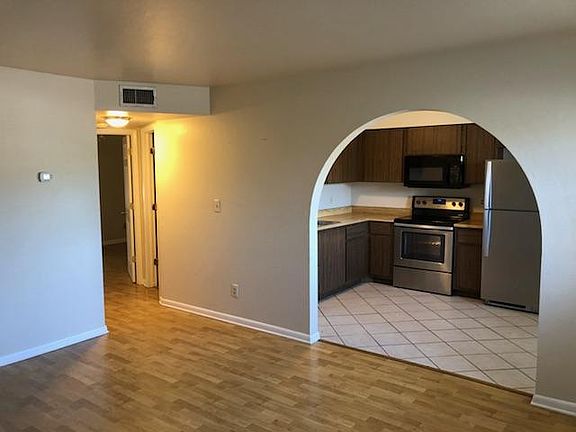 3rd image of 4749 Orange Grove Blvd APT 4
