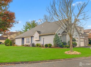 10 Ingram Dr #B, Monroe Township, NJ 08831