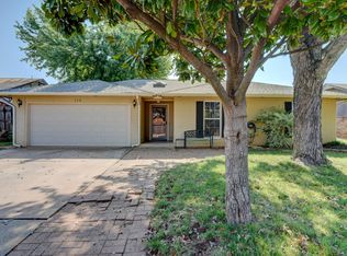 112 Bluegrass Ln, Edmond, OK 73003