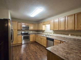 208 Skyway Dr, Warner Robins, GA 31088