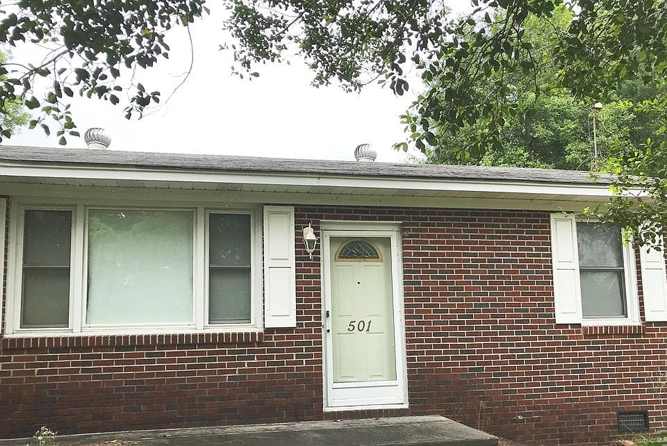 1st image of 501 Rosewood Dr