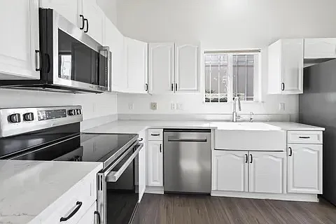 8735 Palomar Ave NE — Photo 5