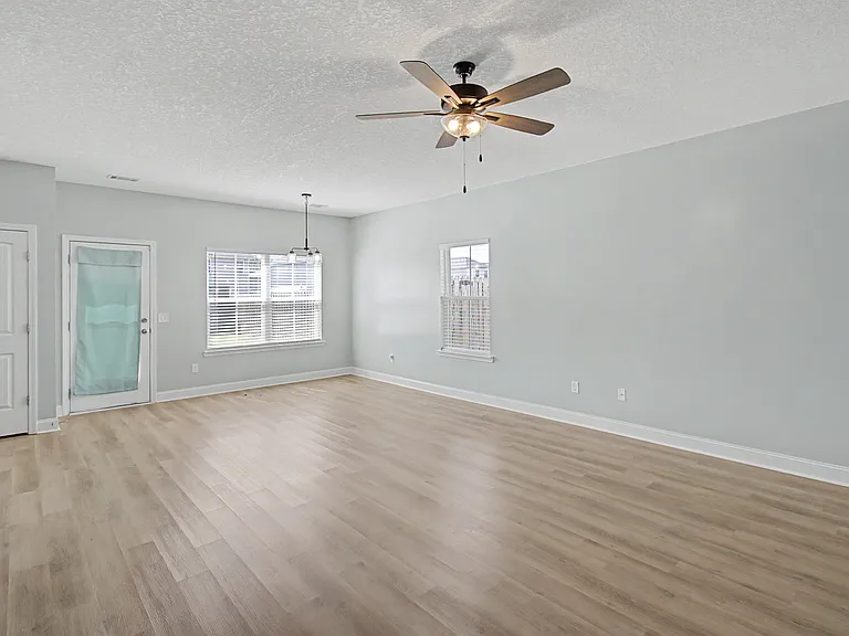1016 Grayson Ave — Photo 3