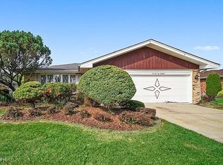 7218 Summit Rd, Darien, IL 60561