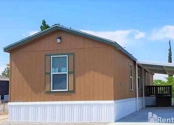 2nd image of 923 Fawn Ln