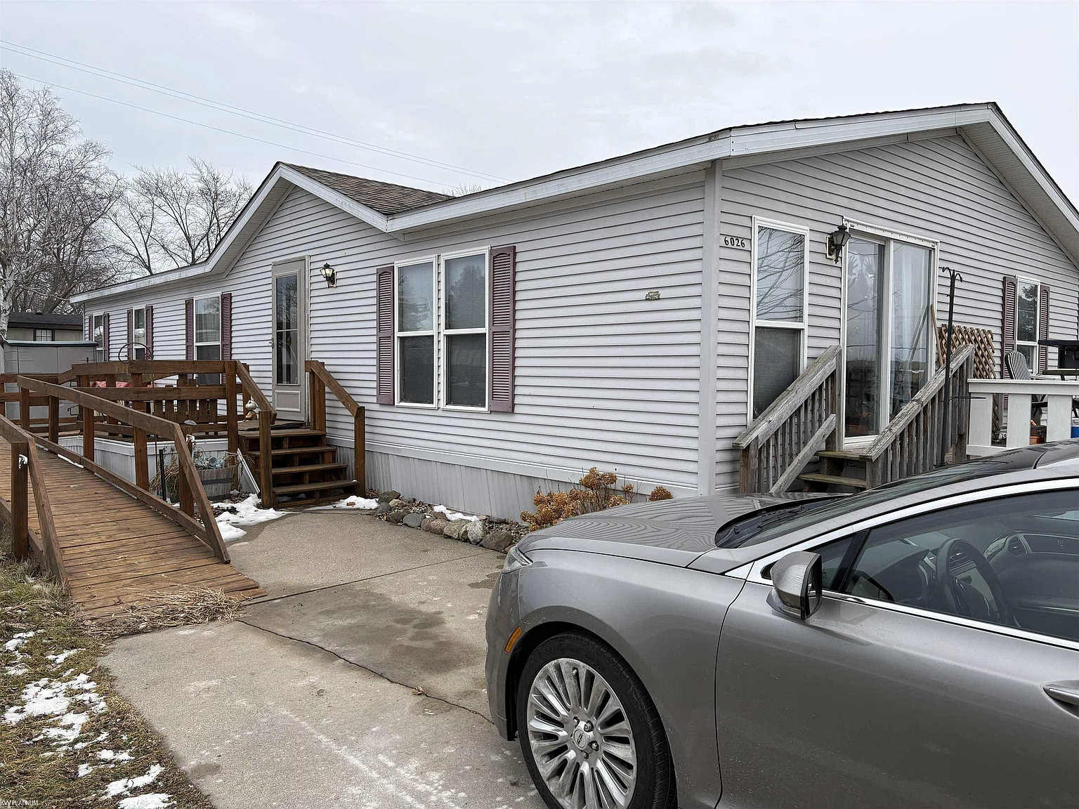 6026 Delaware Dr photo 1