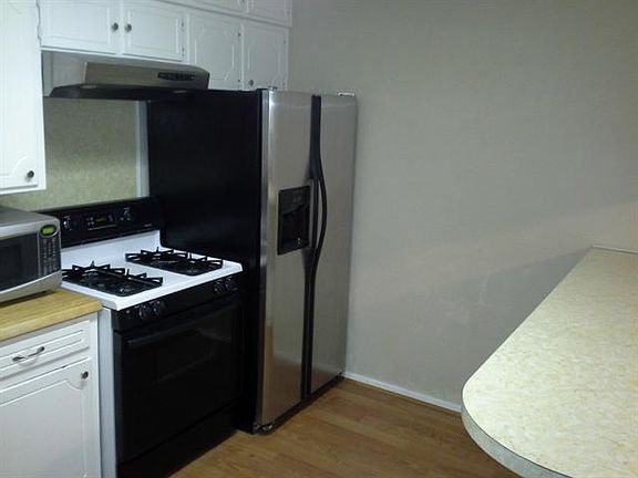 3rd image of 700 SW Sunnybrook Dr