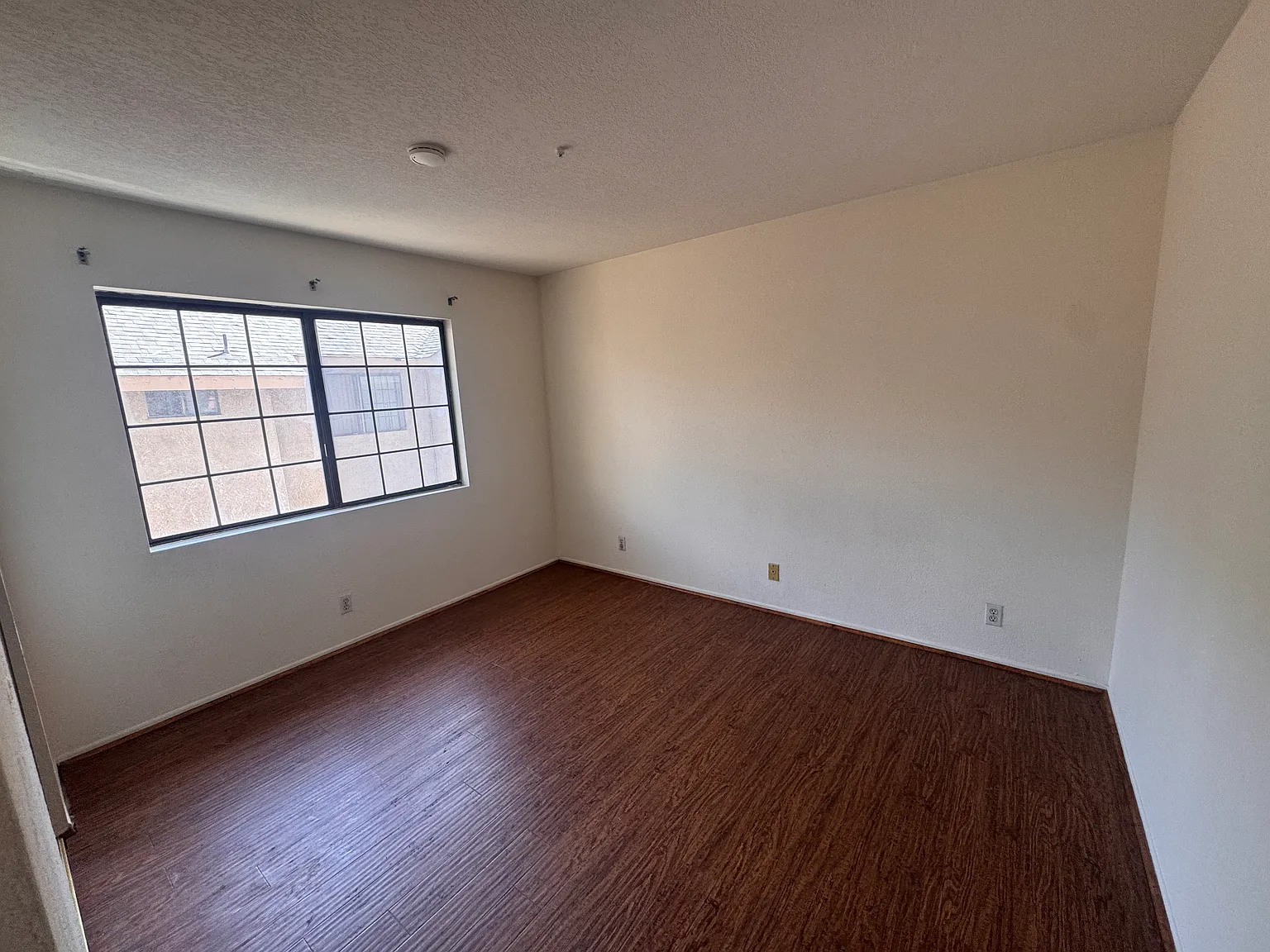 2 bed, 1300 sqft, $2,800 — Photo 3