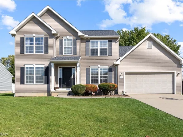3950 Martins Run Dr, Lorain, OH 44053