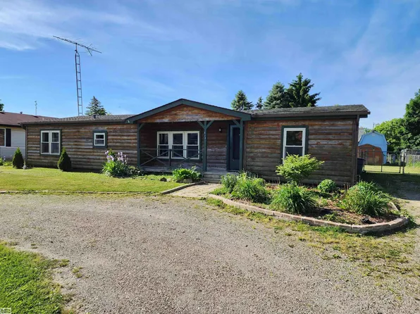 528 William G Dr, Capac, MI 48014